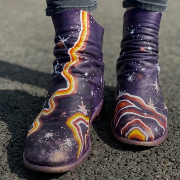 John Fluevog Shoes - Unique Hand Painted Fluevog Purple Starry Night Ankle Boots Women's Size 9W
